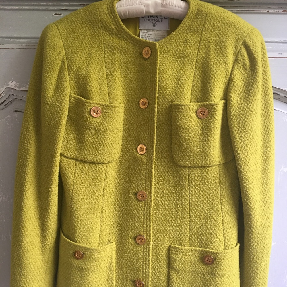 SOLD Authentic CHANEL Tweed Boucle Jacket M-L